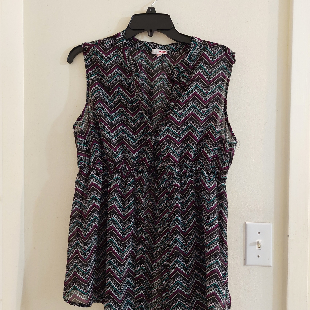 Chevron Patterned Sleeveless Top